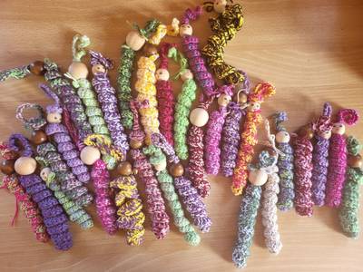 gestrickte Glühwürmchen